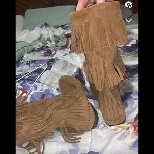 Brown women’s size 7 moccasin boots